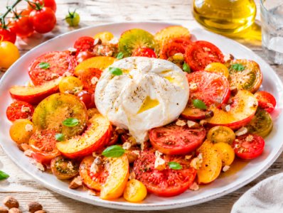 Insalata di Pomodori, Burrata e Pesche