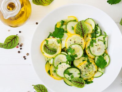 Zucchine marinate crude