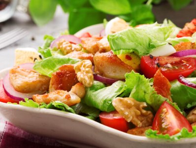 Insalata mista con Pollo e Noci