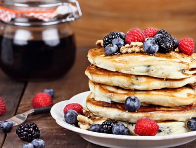 Pancakes integrali ai Mirtilli e Lamponi
