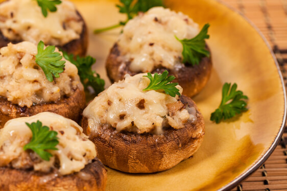 Funghi ripieni con salsicce