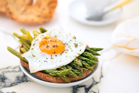 Friselle con Asparagi e uova