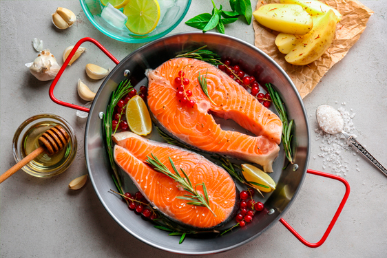 Tranci di salmone in salsa di ribes