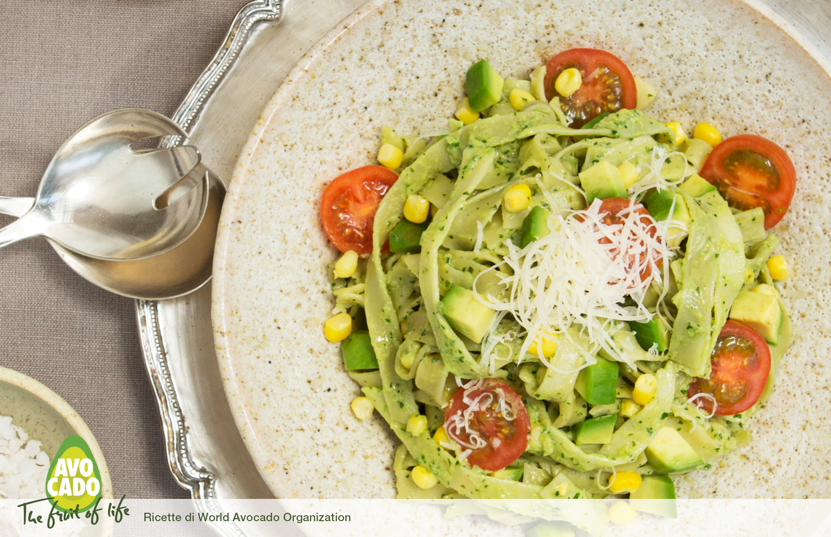 Tagliatelle con salsa all'avocado