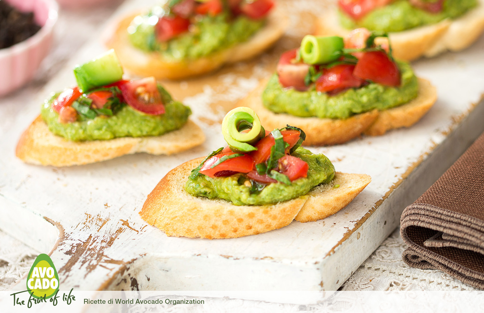 Crostino di pesto di avocado