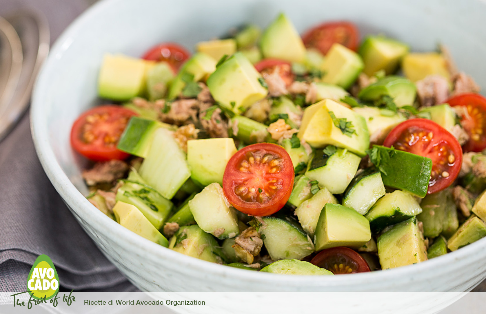 Insalata waldorf tonno e avocado