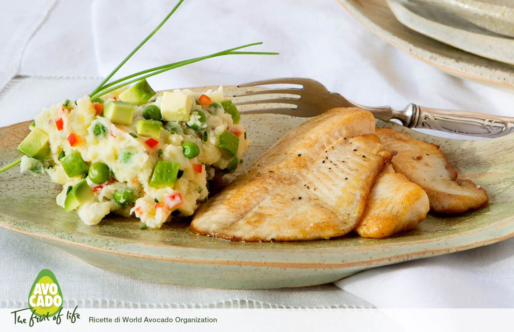 Pesce scottato con purè di avocado