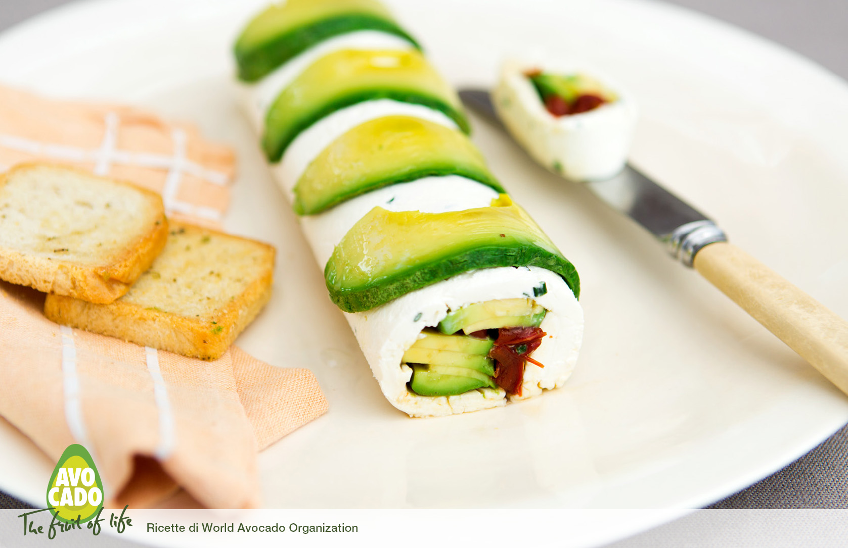 Rotolo di formaggio con avocado