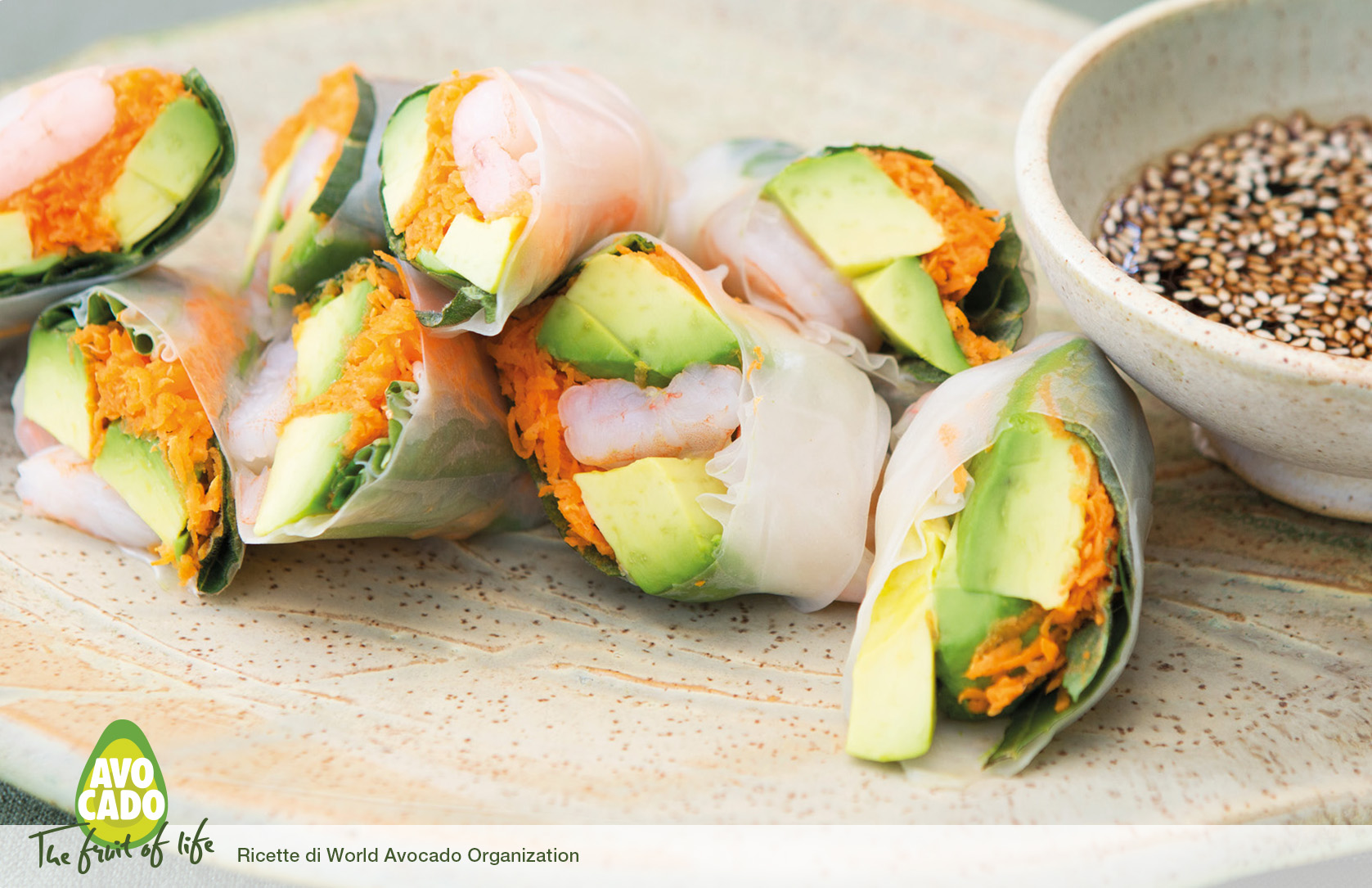 Involtini primavera vietnamiti con avocado e gamberetti