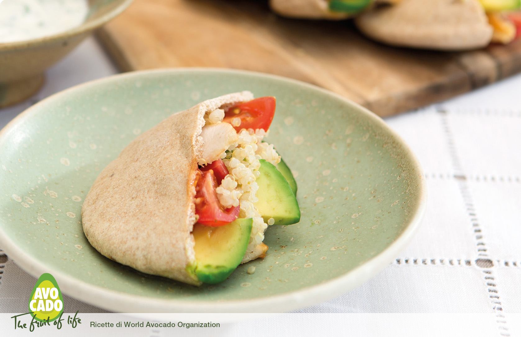 Tasche di pane Pita con pollo e quinoa